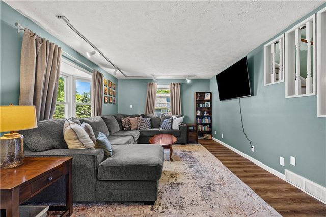 390 Dellwood Road, Greece, NY 14616