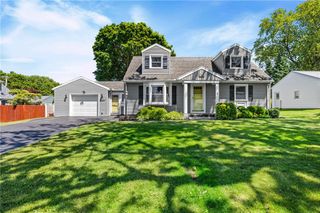 390 Dellwood Road, Greece, NY 14616