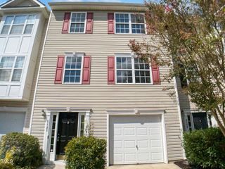 5121 Neuse Commons Lane, Raleigh, NC 27616