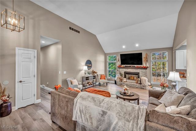 2687 Westminster Lane, Willoughby, OH 44094