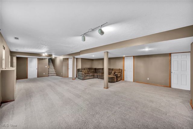 2687 Westminster Lane, Willoughby, OH 44094