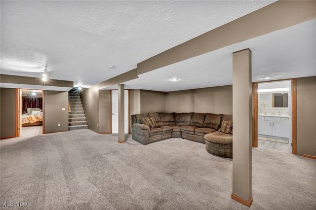 2687 Westminster Lane, Willoughby, OH 44094