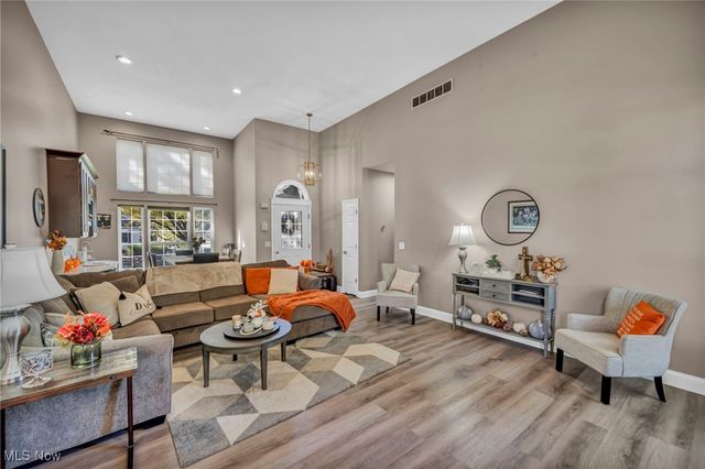 2687 Westminster Lane, Willoughby, OH 44094