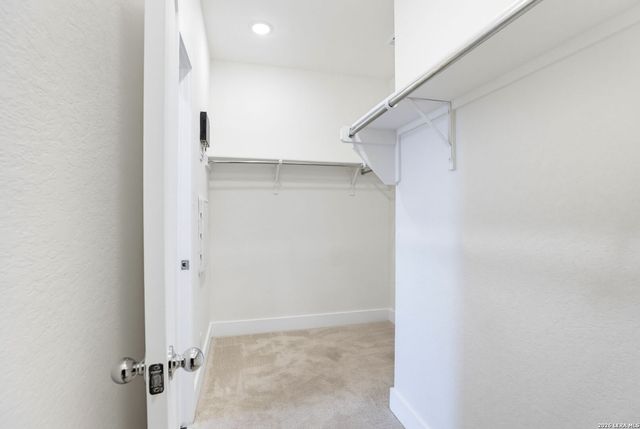 138 Red Oak, Castroville, TX 78009