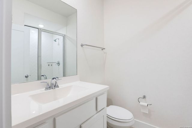 138 Red Oak, Castroville, TX 78009