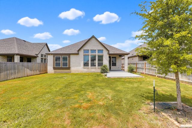 138 Red Oak, Castroville, TX 78009