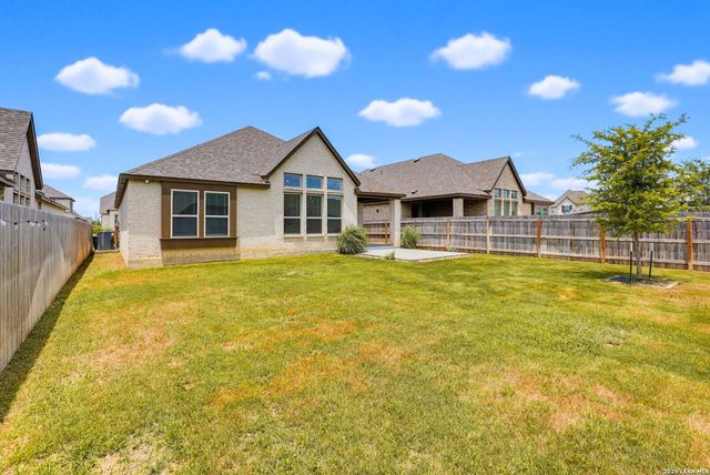 138 Red Oak, Castroville, TX 78009