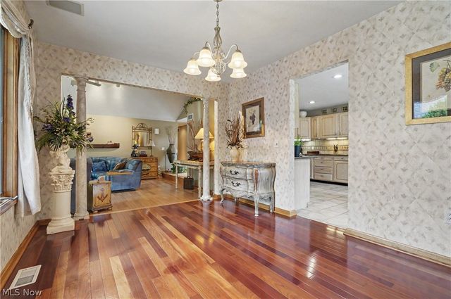 40 W Maple Drive, Seville, OH 44273