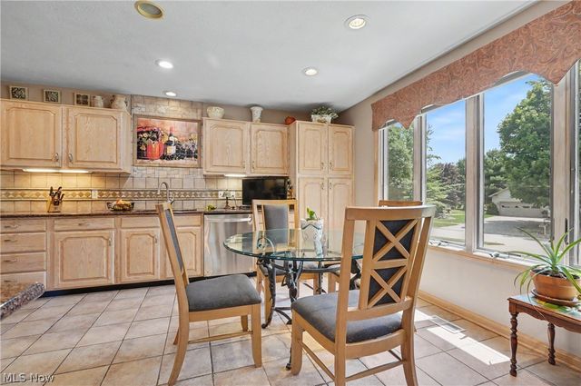 40 W Maple Drive, Seville, OH 44273