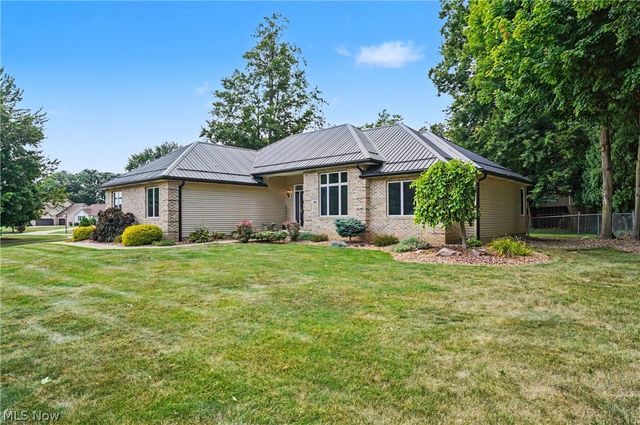 40 W Maple Drive, Seville, OH 44273