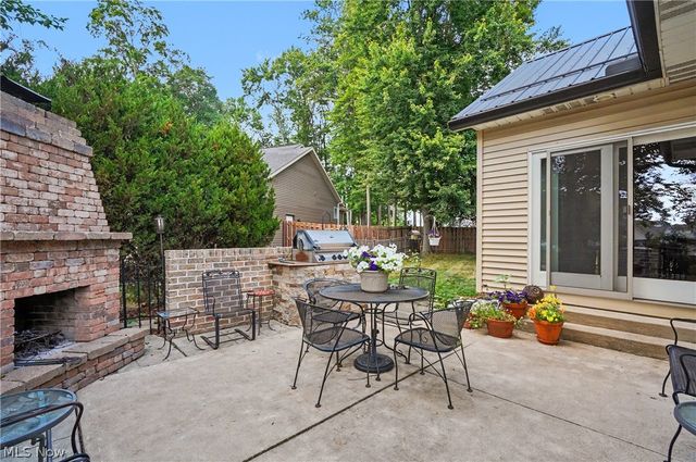 40 W Maple Drive, Seville, OH 44273