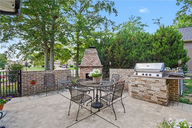 40 W Maple Drive, Seville, OH 44273