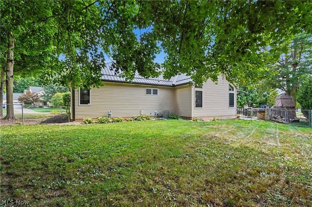 40 W Maple Drive, Seville, OH 44273