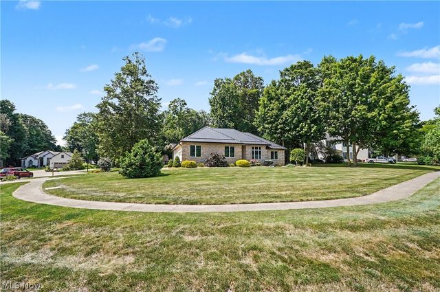 40 W Maple Drive, Seville, OH 44273