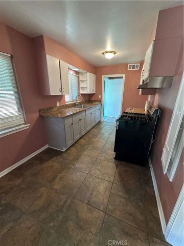 4702 N Fruit Avenue, Fresno, CA 93705