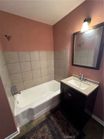 4702 N Fruit Avenue, Fresno, CA 93705