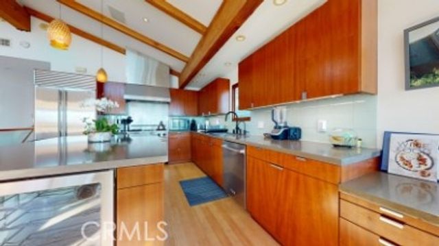 3205 Bayview Drive, Manhattan Beach, CA 90266