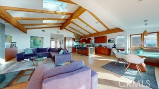 3205 Bayview Drive, Manhattan Beach, CA 90266