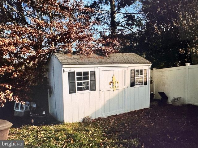 4 ROCKY BROOK CT, Hightstown, NJ 08520