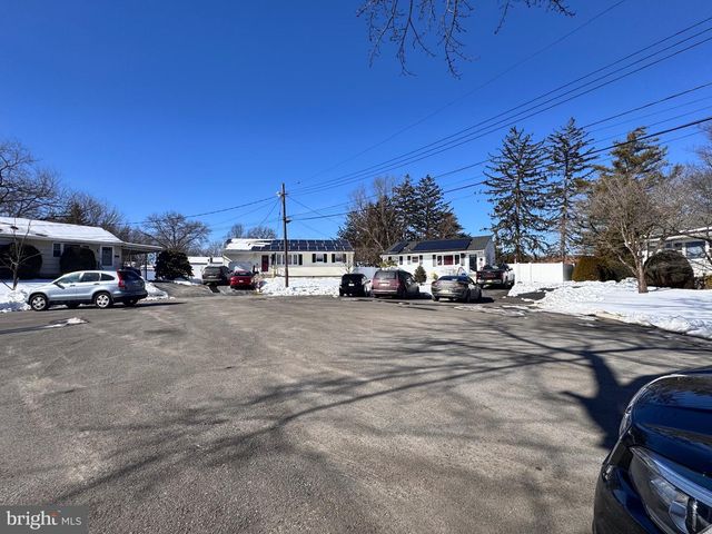 4 ROCKY BROOK CT, Hightstown, NJ 08520