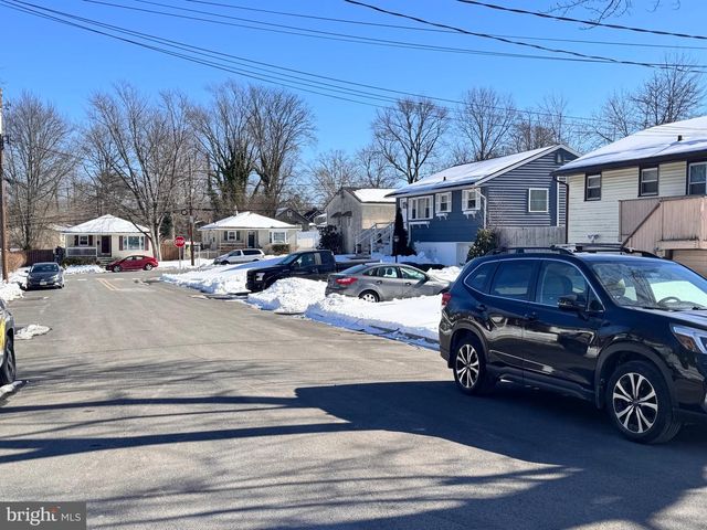 4 ROCKY BROOK CT, Hightstown, NJ 08520