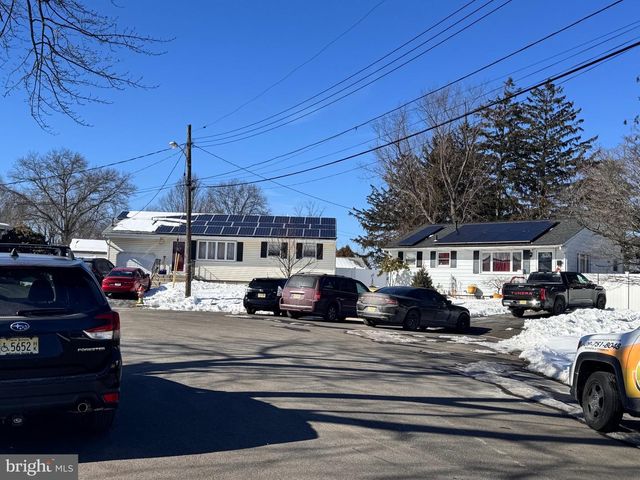 4 ROCKY BROOK CT, Hightstown, NJ 08520