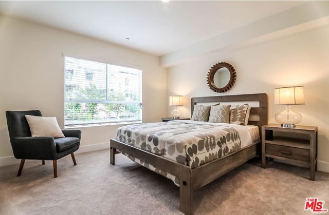 5026 Rosewood Avenue, Los Angeles, CA 90004