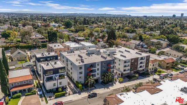 5026 Rosewood Avenue, Los Angeles, CA 90004