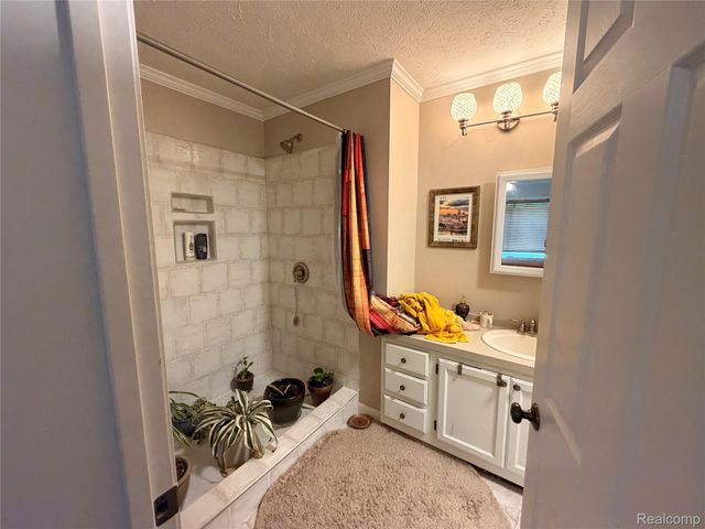 337 Lafayette Street, Manchester Village, MI 48158
