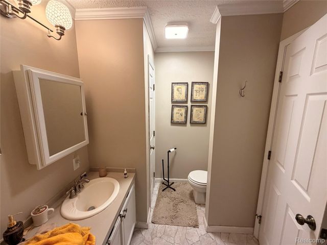 337 Lafayette Street, Manchester Village, MI 48158