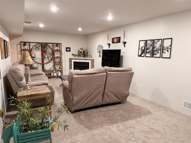337 Lafayette Street, Manchester Village, MI 48158