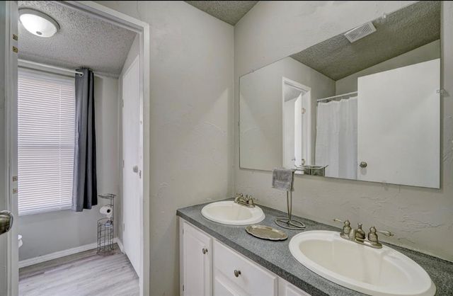 13709 Chaparral Road, Norman, OK 73026