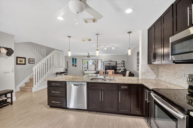 1039 Arezzo Circle, Boynton Beach, FL 33436