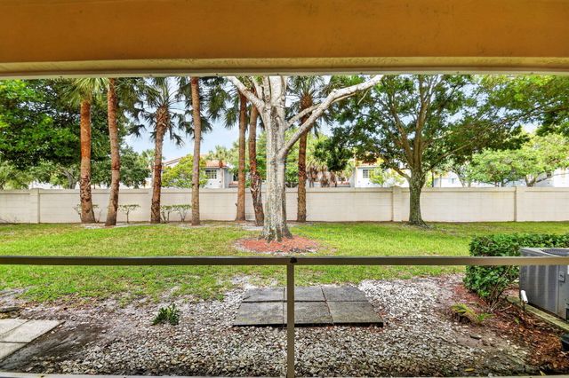1039 Arezzo Circle, Boynton Beach, FL 33436