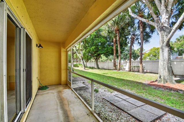 1039 Arezzo Circle, Boynton Beach, FL 33436