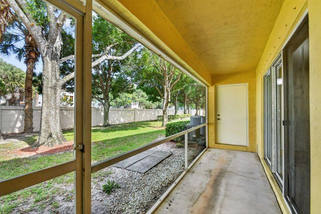 1039 Arezzo Circle, Boynton Beach, FL 33436