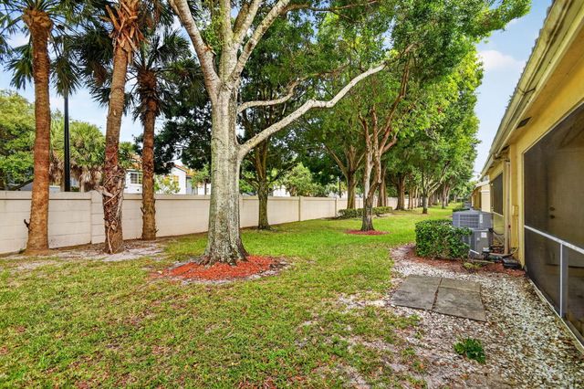 1039 Arezzo Circle, Boynton Beach, FL 33436