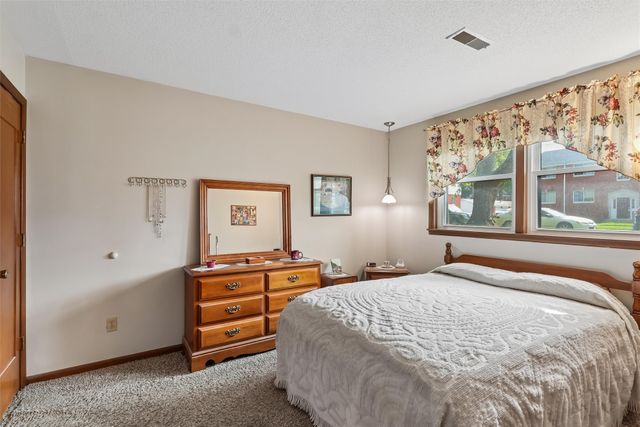 1900 50th Street 2, Des Moines, IA 50310