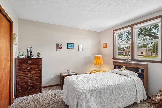 1900 50th Street 2, Des Moines, IA 50310