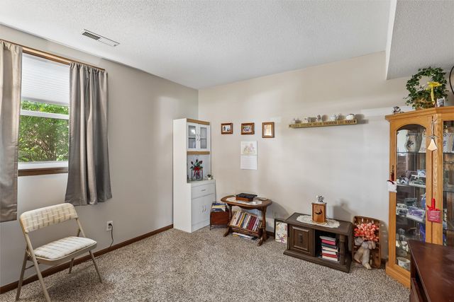 1900 50th Street 2, Des Moines, IA 50310