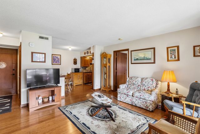 1900 50th Street 2, Des Moines, IA 50310