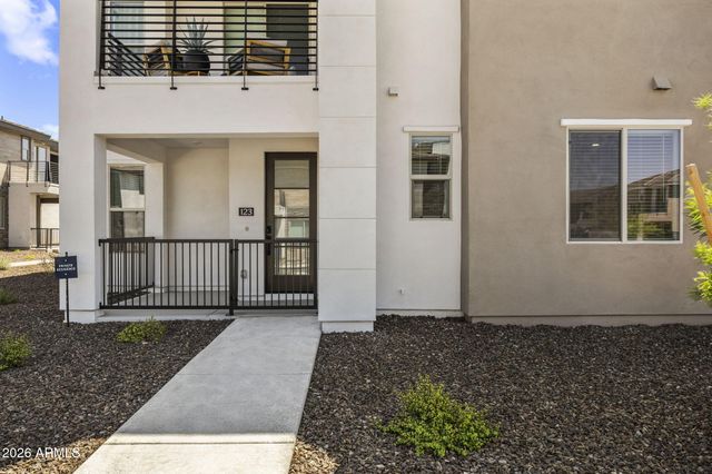 2121 W SONORAN DESERT Drive 123, Phoenix, AZ 85085