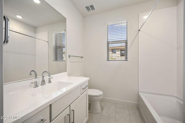 2121 W SONORAN DESERT Drive 123, Phoenix, AZ 85085
