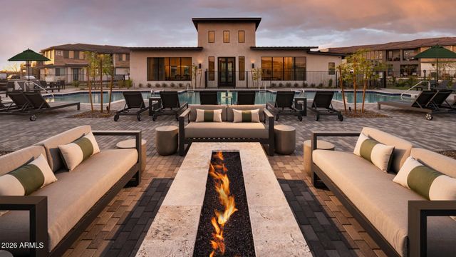 2121 W SONORAN DESERT Drive 123, Phoenix, AZ 85085