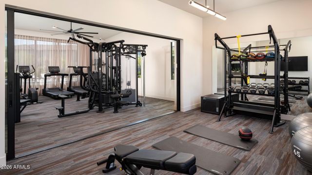 2121 W SONORAN DESERT Drive 123, Phoenix, AZ 85085