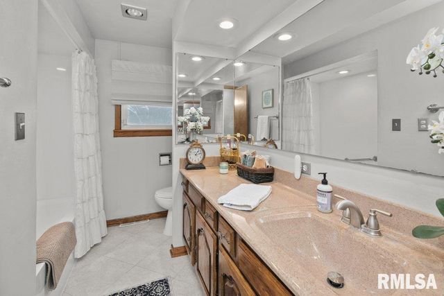 107 ORCHARD Court, Silvis, IL 61282