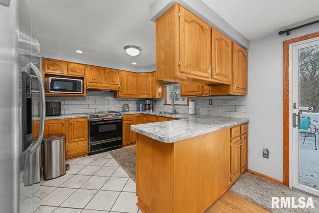 107 ORCHARD Court, Silvis, IL 61282