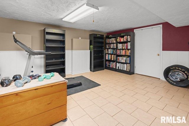 107 ORCHARD Court, Silvis, IL 61282