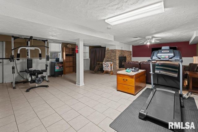 107 ORCHARD Court, Silvis, IL 61282