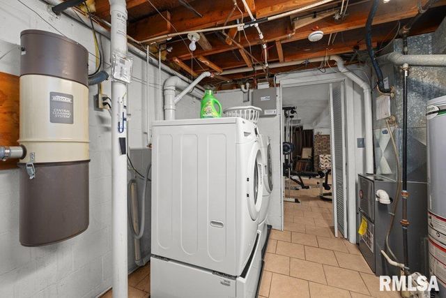 107 ORCHARD Court, Silvis, IL 61282